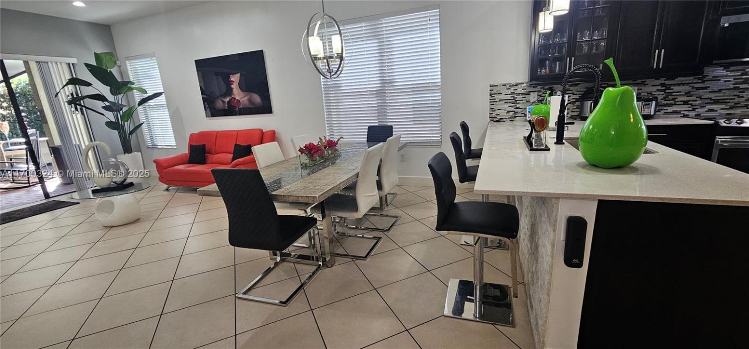3218 W 97th Ter, Hialeah, Florida 33018, Estados Unidos