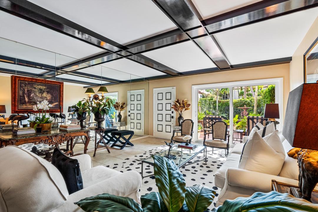 225 Everglade Avenue 8, Palm Beach, Florida 33480