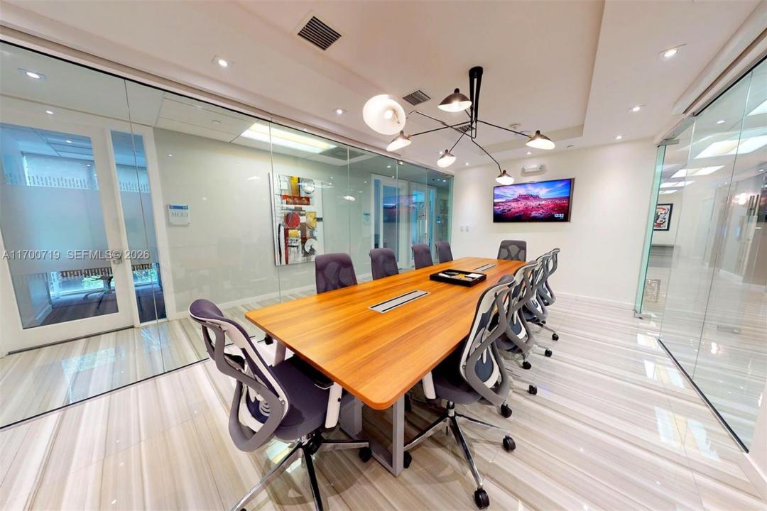 150 SE 2nd Ave 319, Florida 33131, Stati Uniti