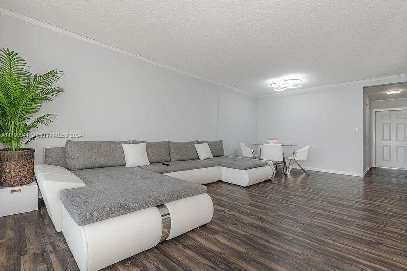 500 NE 12th Ave 605, Hallandale Beach, פלורידה 33009, ארצות הברית של אמריקה 