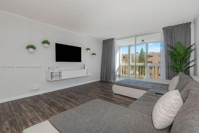 500 NE 12th Ave 605, Hallandale Beach, פלורידה 33009, ארצות הברית של אמריקה 
