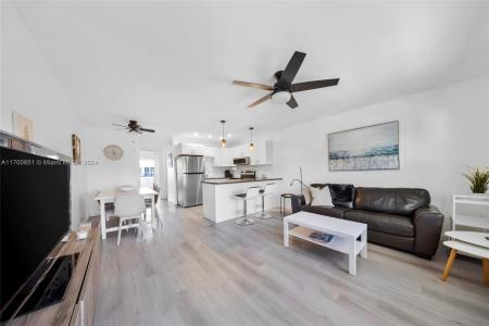 15610 NE 6th Ave 33D, Miami, Florida 33162, USA