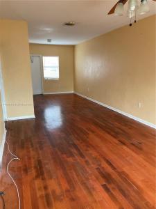 483 NW 84th Ln 483, Miami, Florida 33150, USA