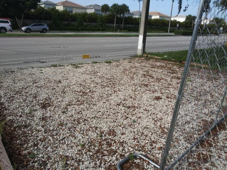 Pembroke Rd, West Park, Florida 33023, USA