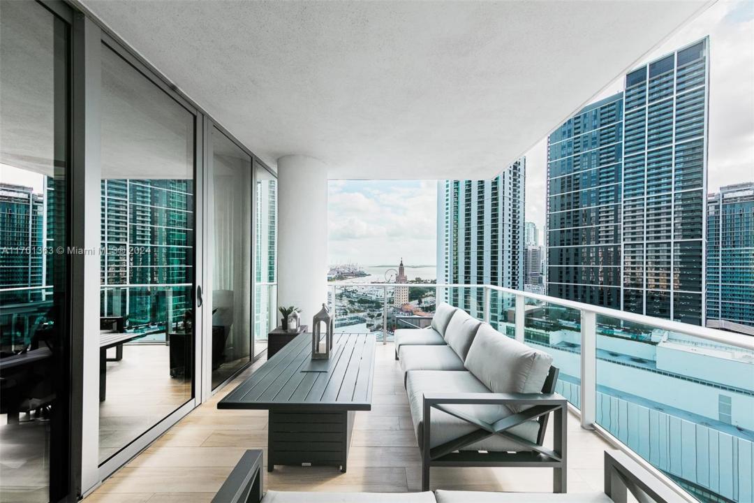 851 NE 1st Ave 2111, Miami, Floride 33132, États-Unis