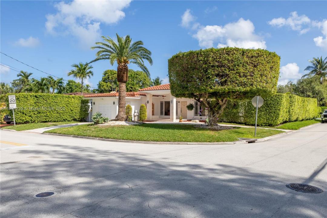8801 Dickens Ave, Surfside, Florida 33154