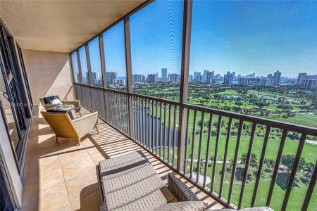 20379 W Country Club Dr PH-36, Aventura, Florida 33180, USA