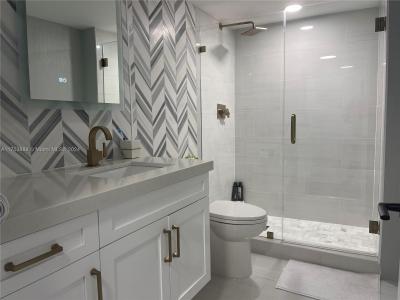 2555 Collins Ave 1409, Miami Beach, Florida 33140, USA