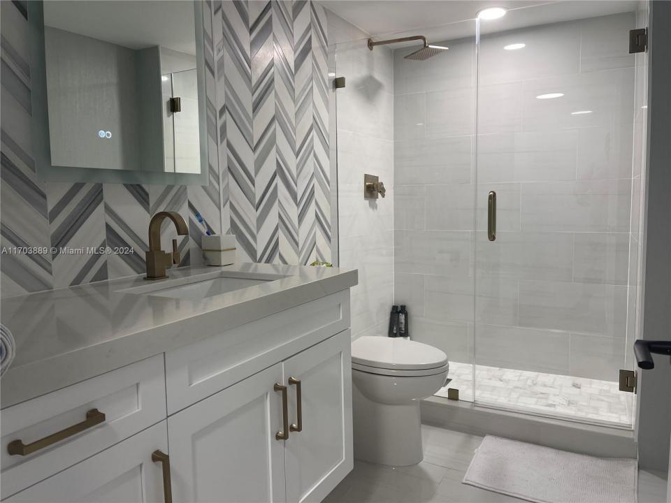 2555 Collins Ave 1409, Miami Beach, Florida 33140, USA