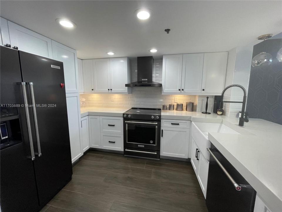 2555 Collins Ave 1409, Miami Beach, Florida 33140, USA