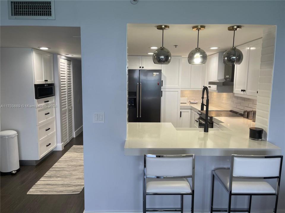 2555 Collins Ave 1409, Miami Beach, Florida 33140, USA