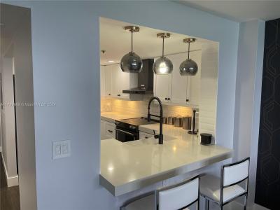 2555 Collins Ave 1409, Miami Beach, Florida 33140, USA