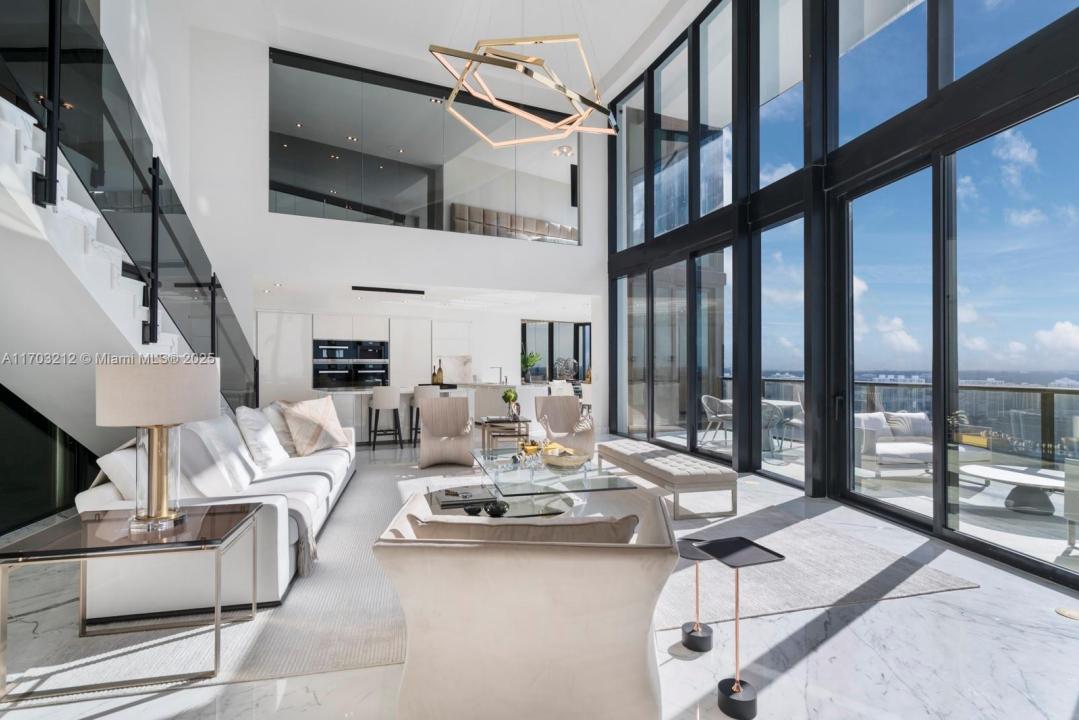 18555 Collins Ave 4204, Sunny Isles Beach, Floryda 33160, USA
