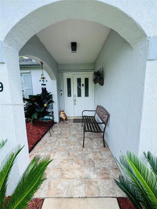 509 NE Solida Cir, Port St. Lucie, Florida 34983