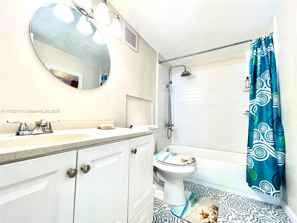 1913 S OCEAN DR 129, Hallandale Beach, Florida 33009
