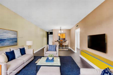 525 W 69th St 210, Hialeah, Florida 33014, USA