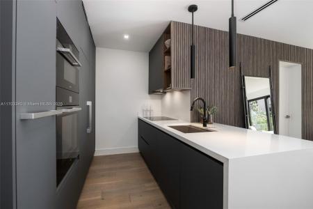 202 Sunrise Dr 202A, Key Biscayne, Florida 33149, USA