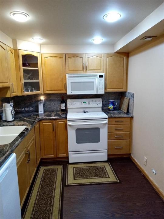 1000 St Charles Pl 615, Pembroke Pines, Florida 33026