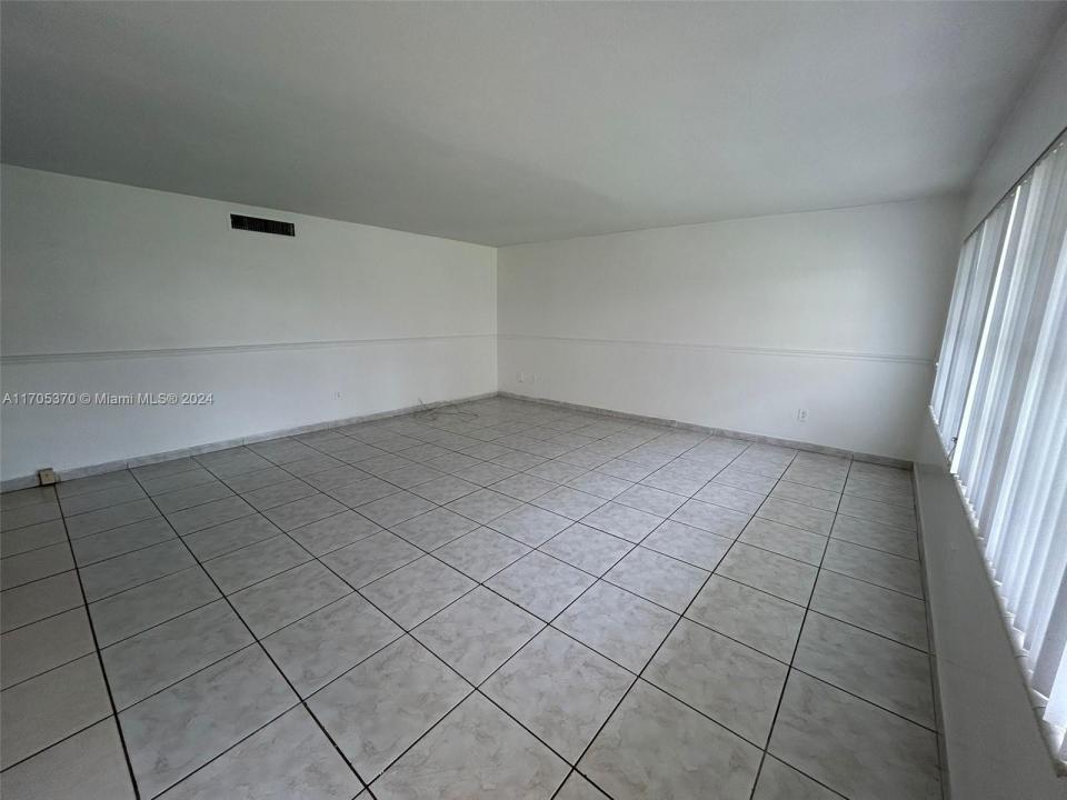 11855 NE 19th Dr 8, North Miami, Floride 33181, États-Unis