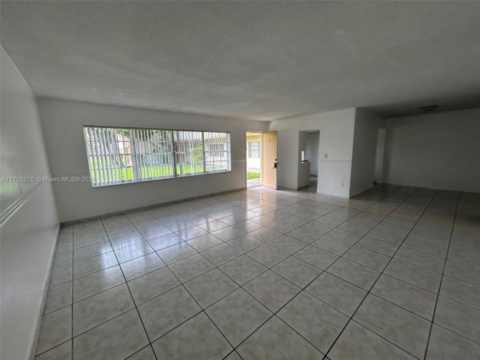11855 NE 19th Dr 8, North Miami, Floride 33181, États-Unis