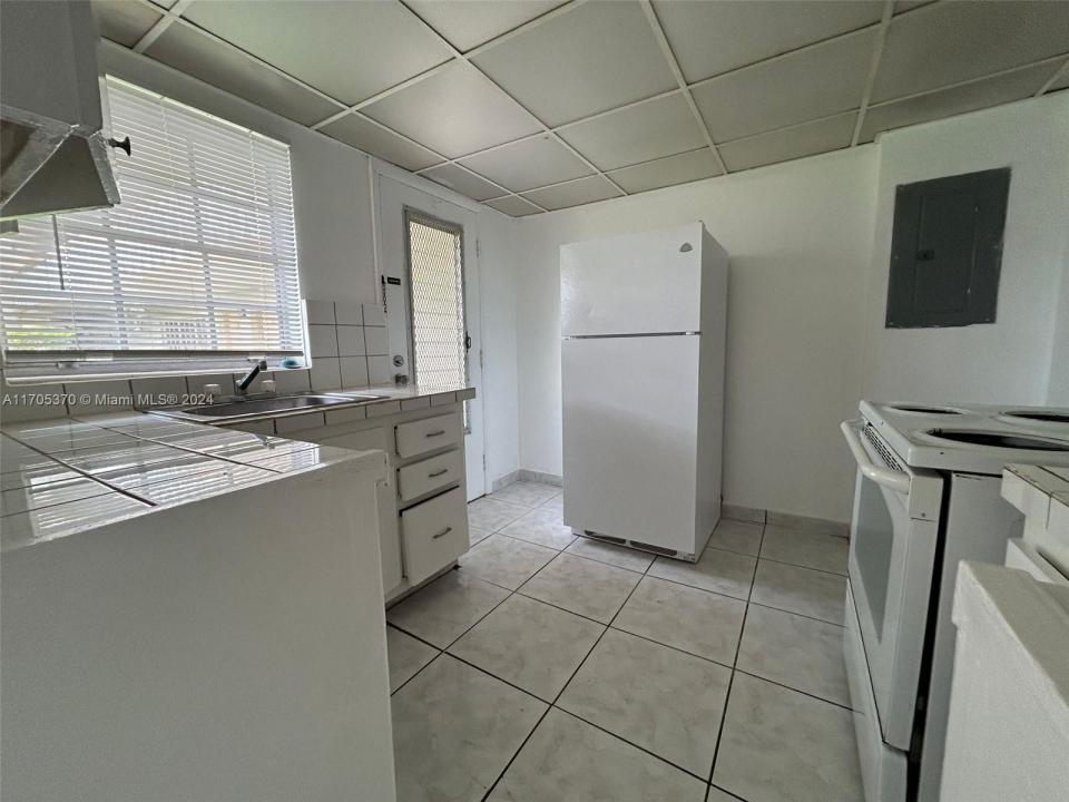 11855 NE 19th Dr 8, North Miami, Floride 33181, États-Unis