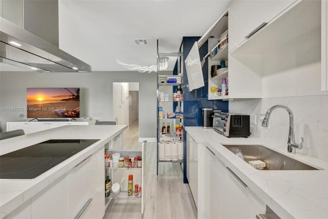 2866 NE 30th St 19, Fort Lauderdale, Florida 33306, USA