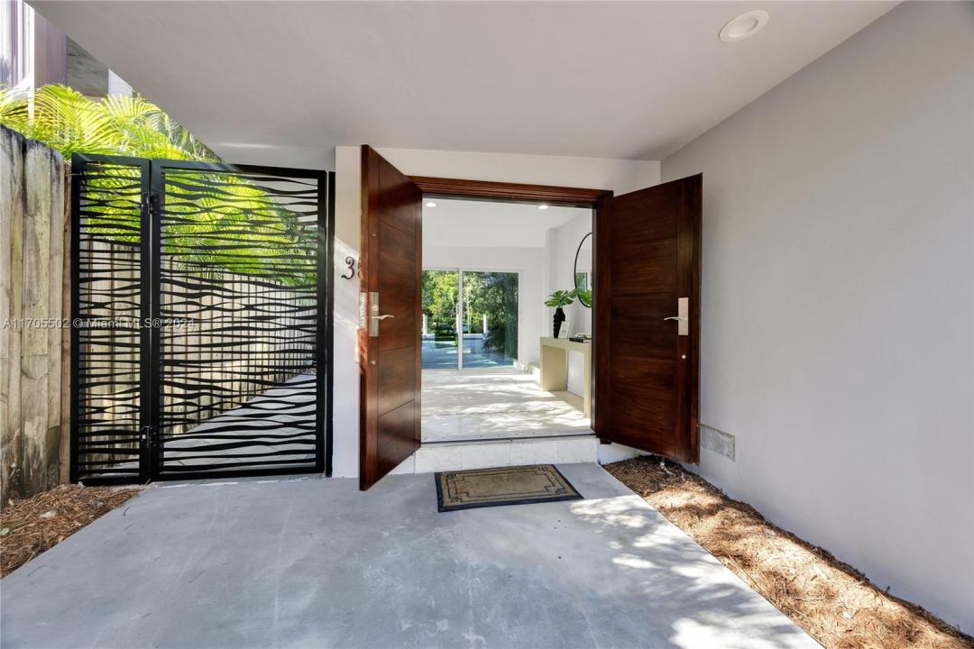 3566 Rockerman Rd, Miami, Florida 33133, HOA KỲ