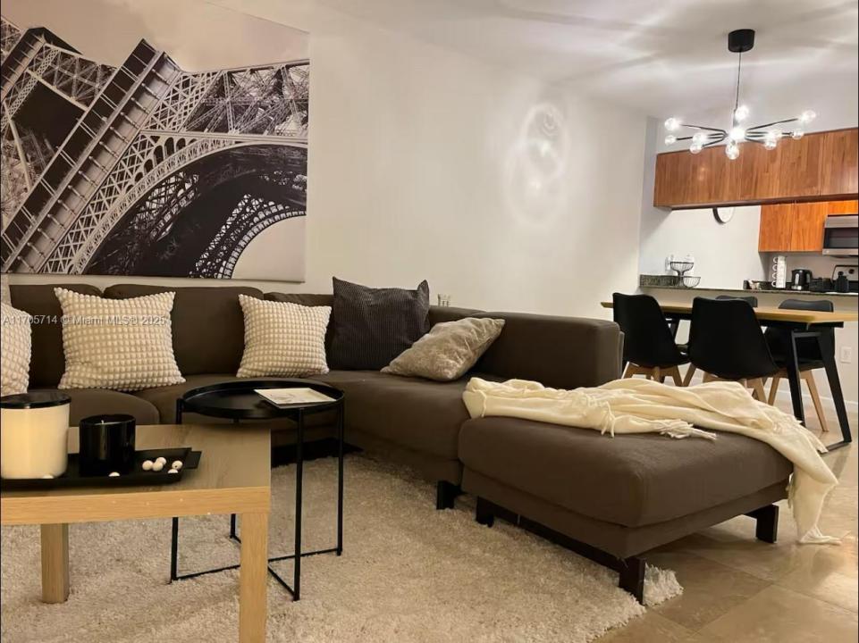 1200 Brickell Bay Dr 3220, Miami, Florida 33131, Stati Uniti