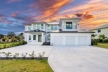 3316 SE River Vista Court, Port Saint Lucie, Florida 34952, USA