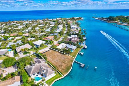 88 Lighthouse Drive, Jupiter Inlet Colony, Florida 33469