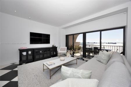 1800 NE 114th St PH05, Miami, Florida 33181, USA