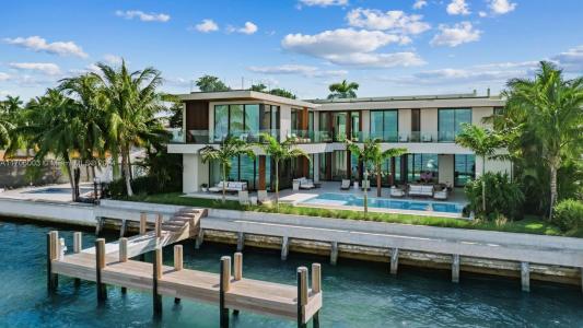 1061 N Venetian Dr 0, Miami, פלורידה 33139, ארצות הברית של אמריקה 