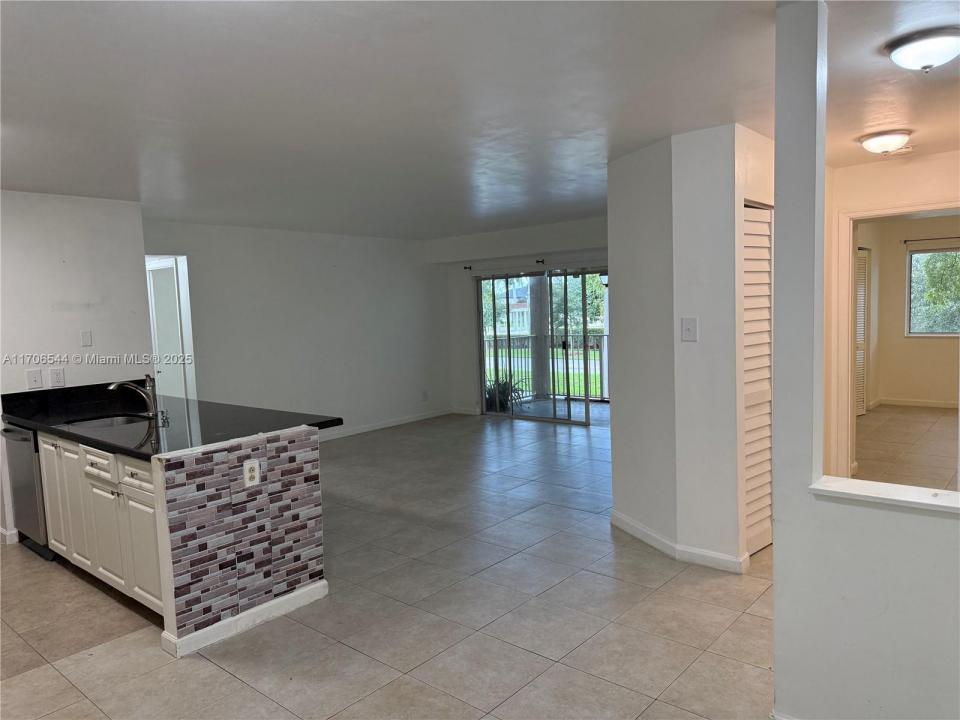 10421 SW 157th Pl 206, Miami, Florida 33196, Amerika Birleşik Devletleri