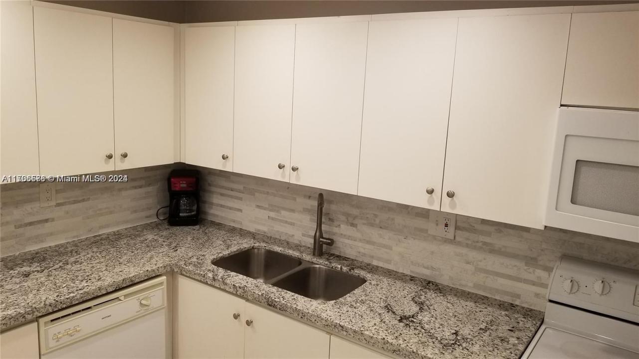1833 S Ocean Dr 207, Hallandale Beach, 佛羅里達州 33009, 美國