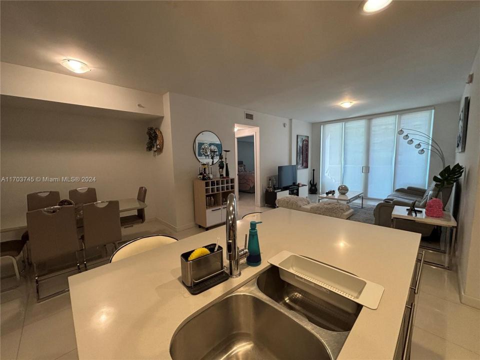 7825 NW 107th Ave 310, Doral, Florida 33178, Stati Uniti