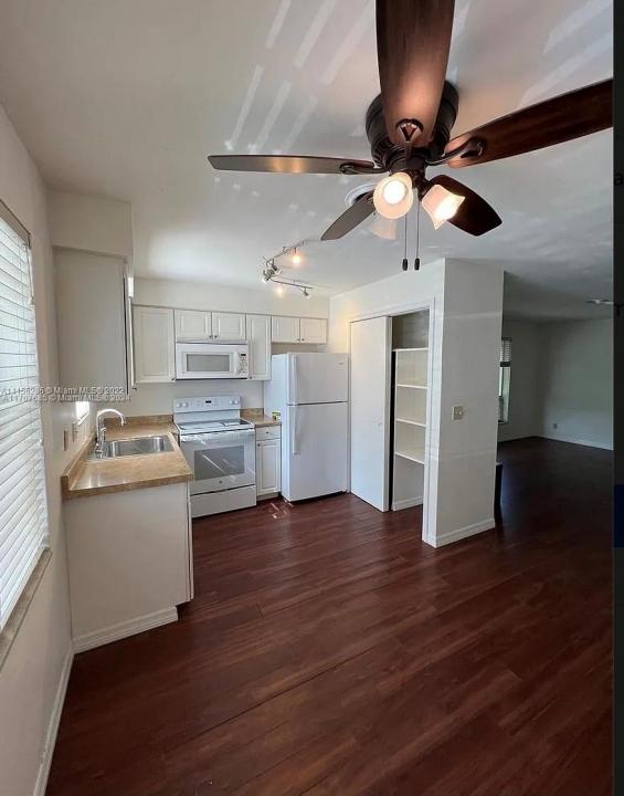 3600 Jackson St 8, Hollywood, Florida 33021, Amerika Birleşik Devletleri