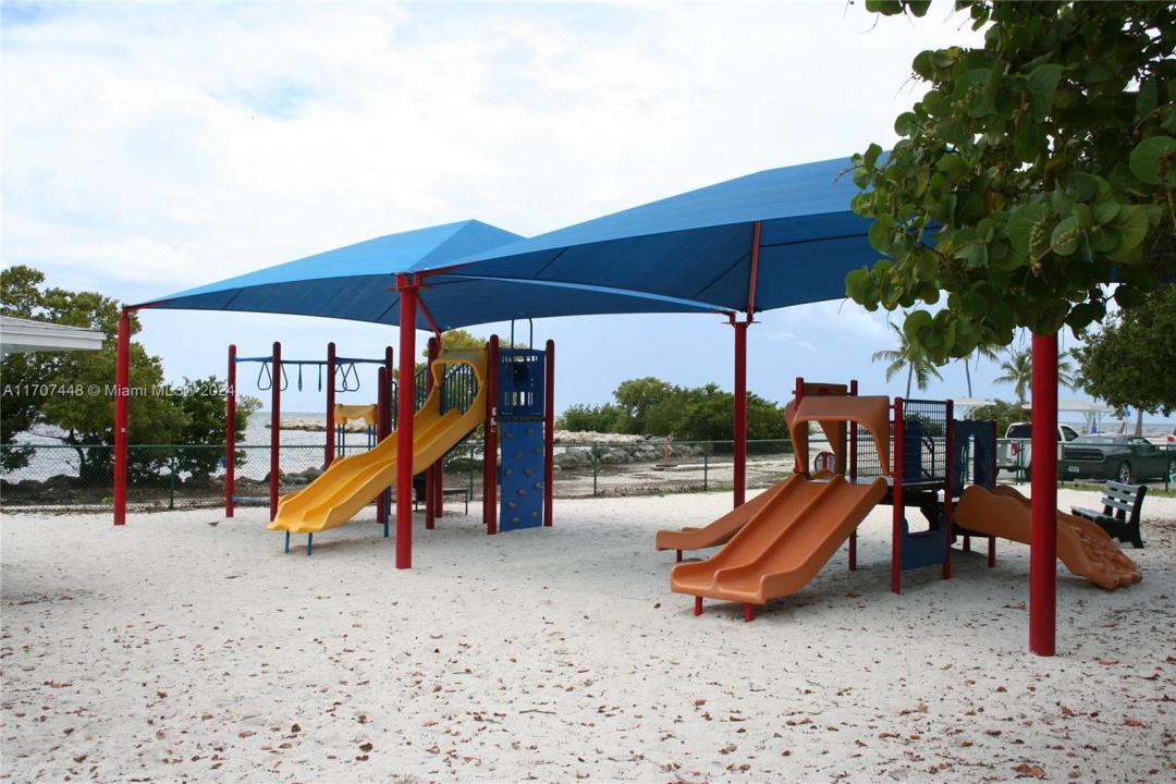 559 Beach Rd, Tavernier, Florida 33070