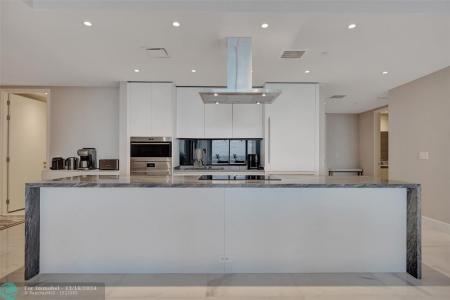700 NE 26th ter 4702, Miami, Florida 33137