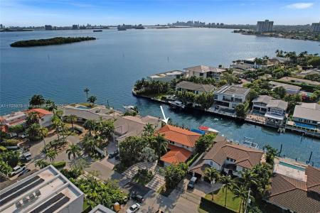 1960 NE 118th Rd, North Miami, Florida 33181