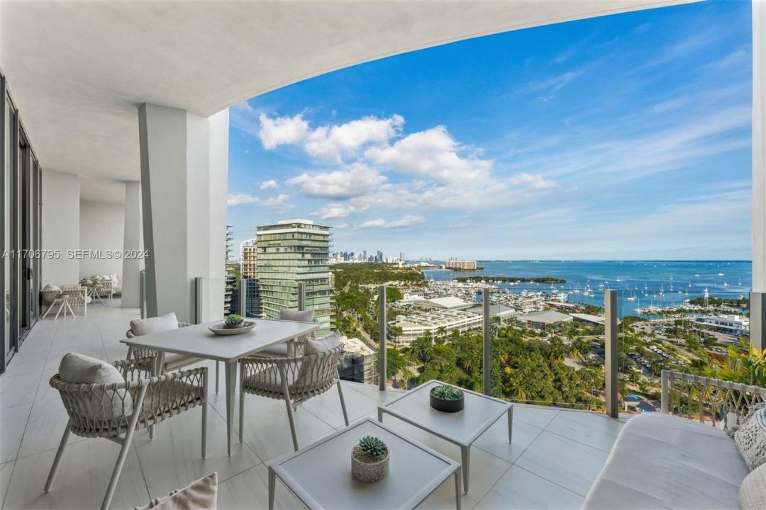 2811 S Bayshore Dr 20BC, Miami, Florida 33133, USA