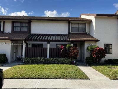 4389 N Carambola Cir N, Coconut Creek, Florida 33066, USA