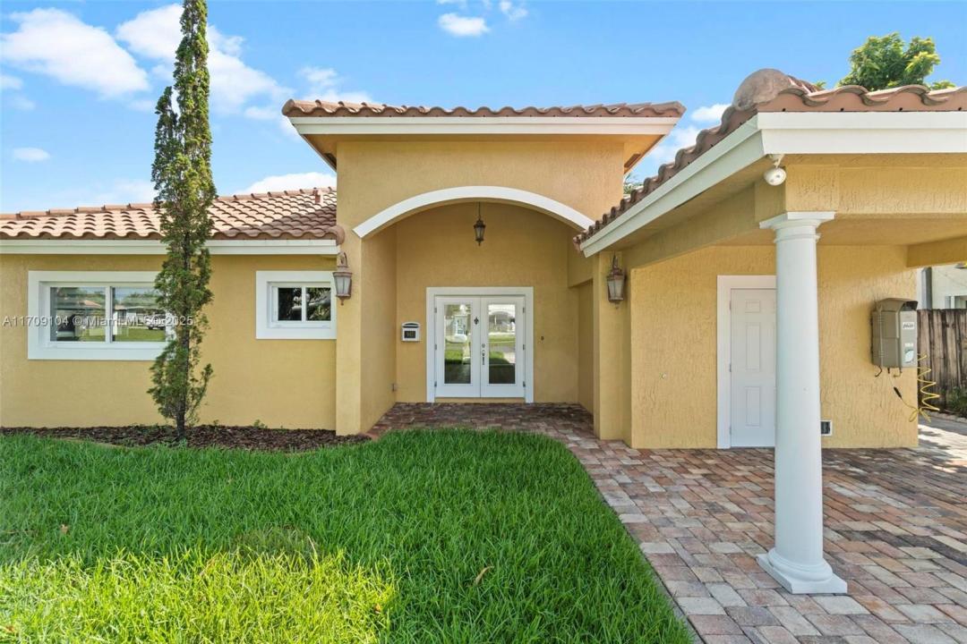947 Nautilus Isle 0, Dania Beach, Florida 33004