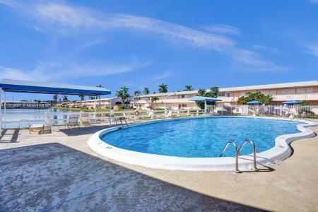 815 SW 10th Ter 17V, Hallandale Beach, Florida 33009, USA