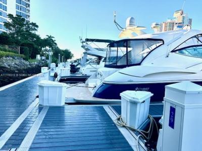 3575 Mystic Pointe Dr, Slip 37, Aventura, Floride 33180, États-Unis