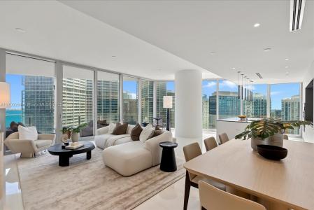 300 Biscayne Blvd Way 3407, Miami, Florida 33131, USA
