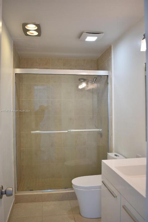 8024 Tatum Waterway Dr 5A, Miami Beach, Florida 33141, Estados Unidos