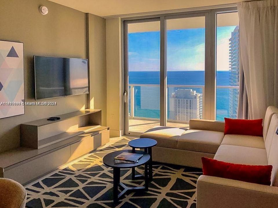 4010 S Ocean Dr R2307, Hollywood, Florida 33019, USA