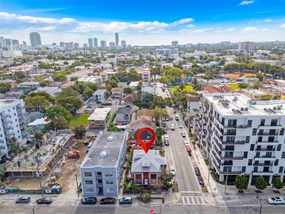 676 SW 1st St, Miami, Florida 33130, USA