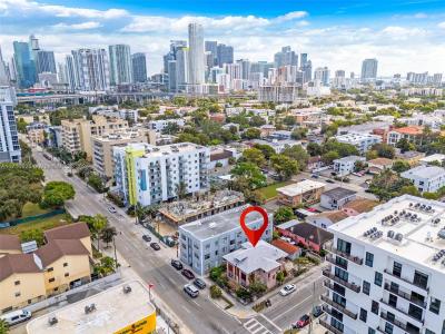 676 SW 1st St, Miami, Florida 33130, USA