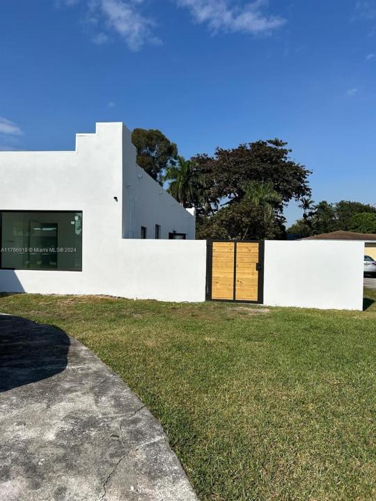 8311 Grand Canal Dr A, Miami, フロリダ 33144, アメリカ合衆国